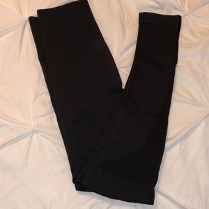 NEVER WORN ebb to train lululemon pants